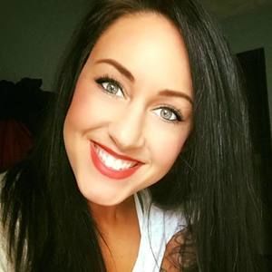 Meet your Posher, Becca