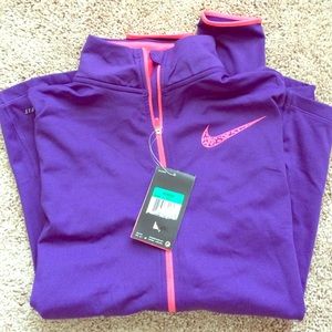Women's half zip Nike pull over
