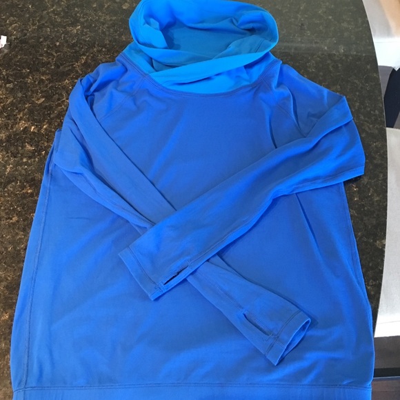 Lululemon Size 6 Cowl Neck Long Sleeve Shirt