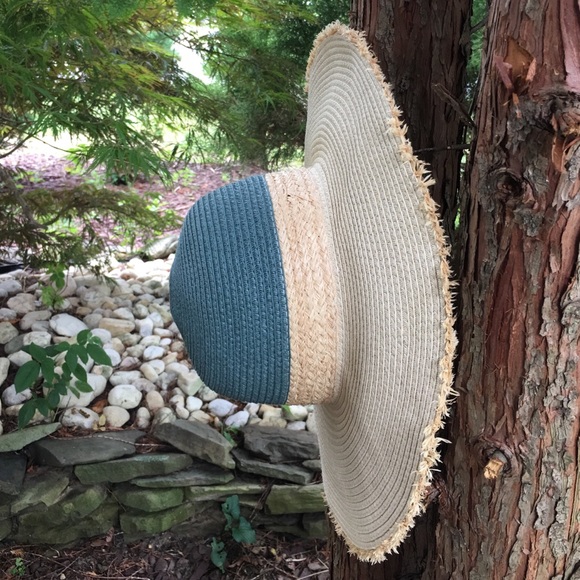 Paper Straw Hat - Picture 2 of 4