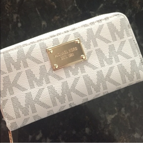 Brand New MK Wallet