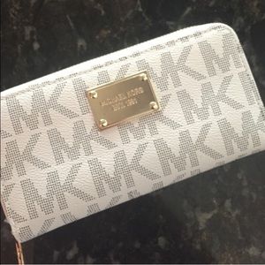 Brand New MK Wallet