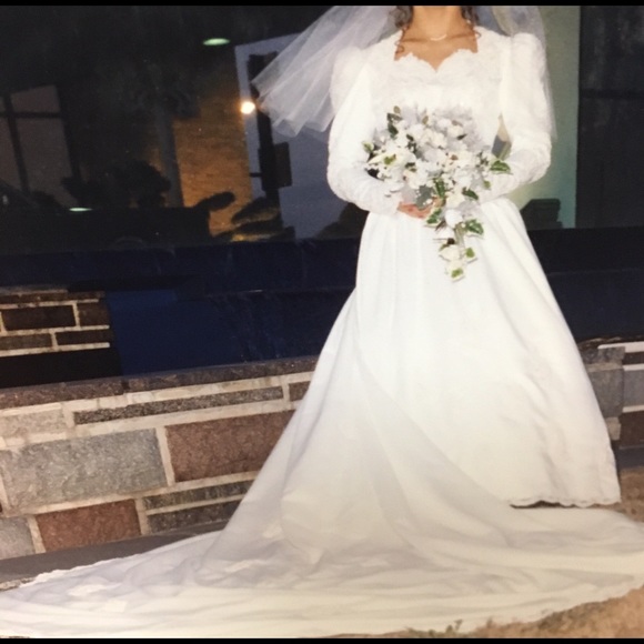 White wedding dress size 6