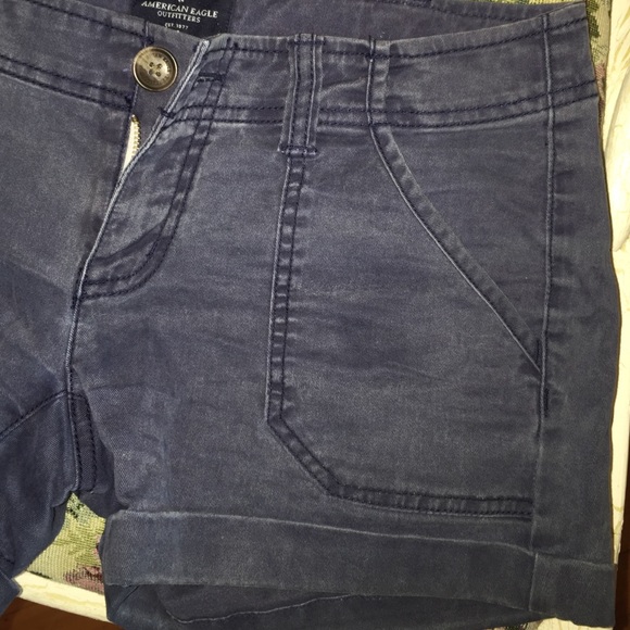 AMERICAN EAGLE navy rinse shorts size 2 - Picture 2 of 4