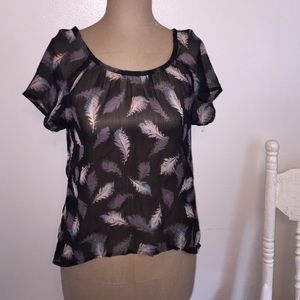 Short sleeve feather polyester top