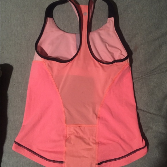 Lululemon work out tank - Picture 2 of 3