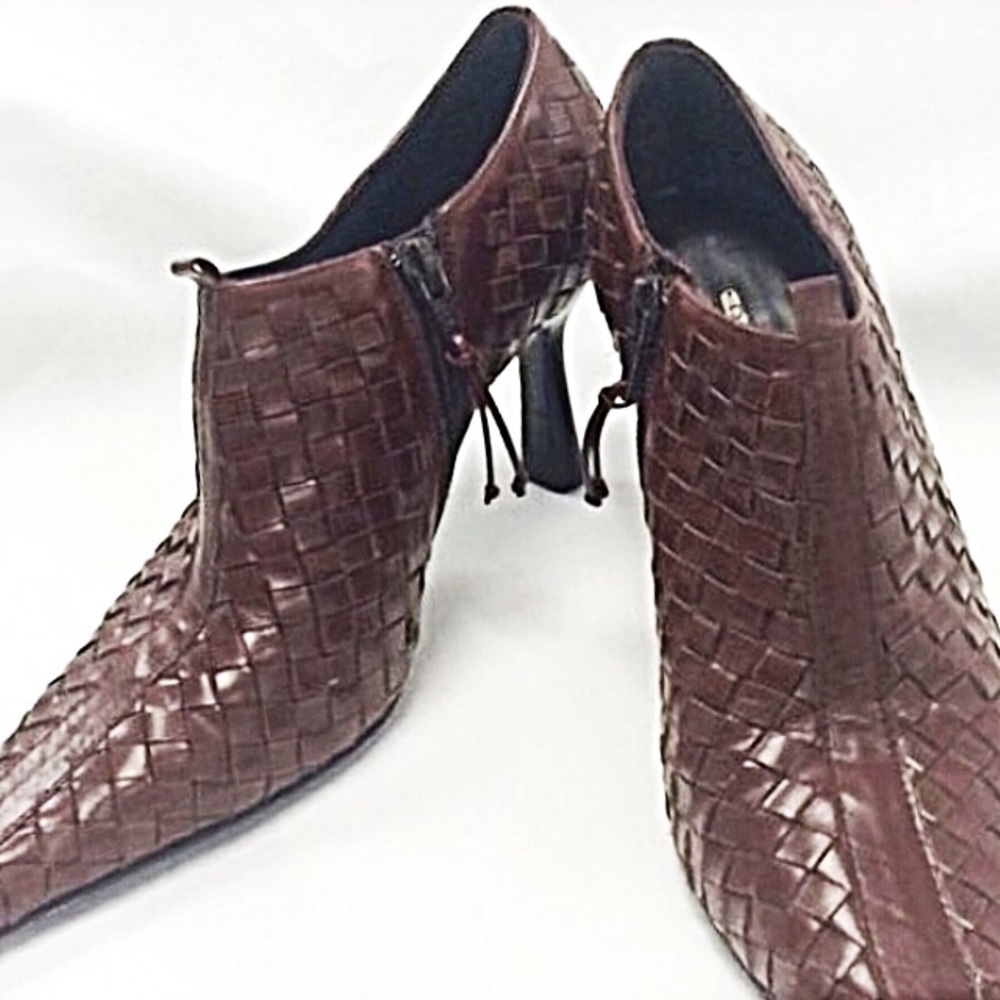 DONALD PLINER heeled booties