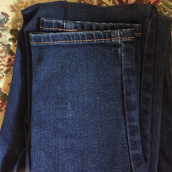 AMERICAN EAGLE size 2 dark rinse jegging - Picture 2 of 4