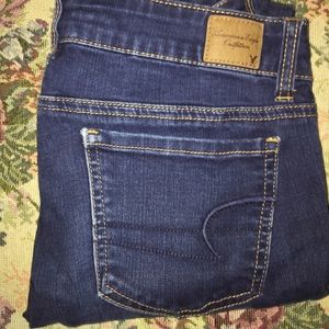 AMERICAN EAGLE size 2 dark rinse jegging