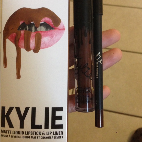 8 Sets of Kylie Matte & Lip Liner Kits - Picture 4 of 4