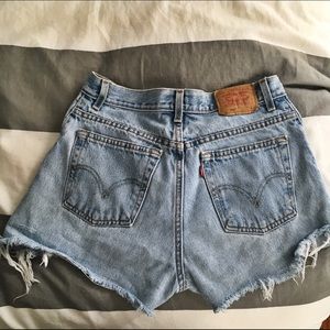 CUSTOM DISTRESSED VINTAGE LEVIS SHORTS