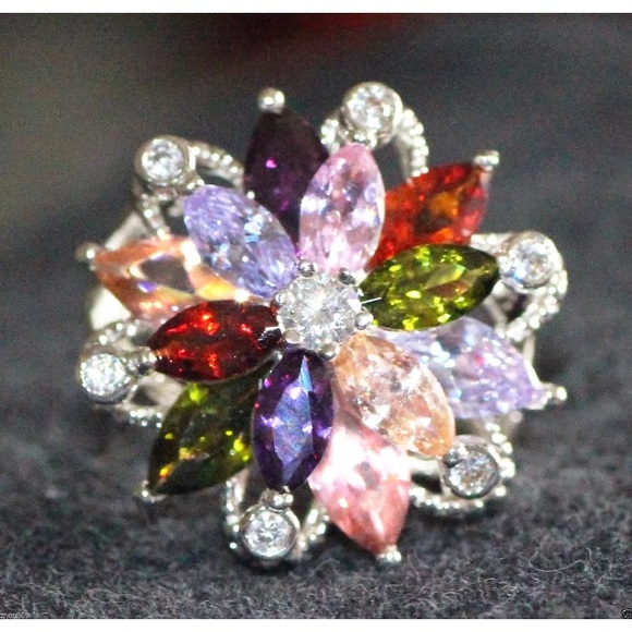 Jewelry - BEAUTIFUL FLORAL DESIGN RING!! 925 STERLING FILL