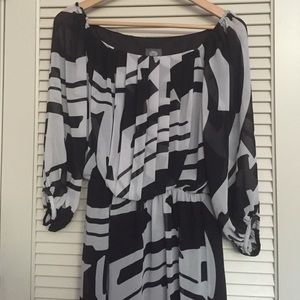 Vince Camuto Black & White Dress (Size 6)