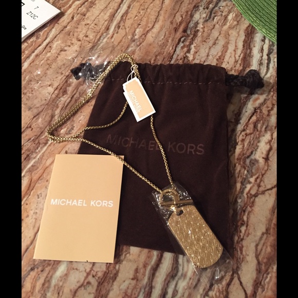 Michael Kors Dog Tag Necklace - Picture 1 of 4