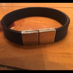 Louis Vuitton men's bracelet (only worn two times)