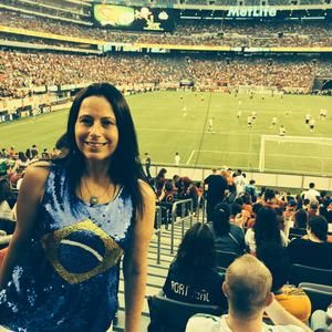 Meet your Posher, Claudia