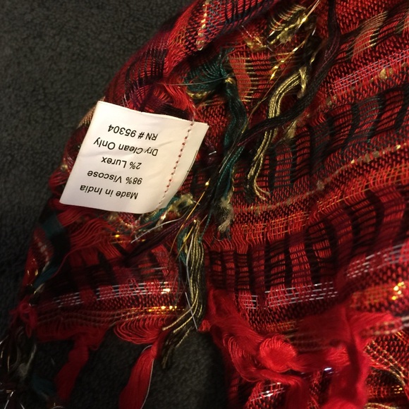 Red Pattern Scarf - Picture 2 of 2