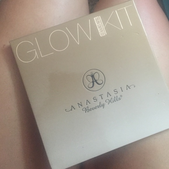 Anastasia highlight shade- tourmaline