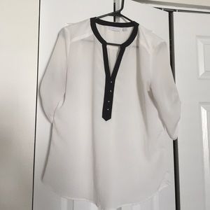 M - NYC 3/4 sleeve blouse