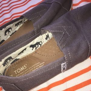 Toms