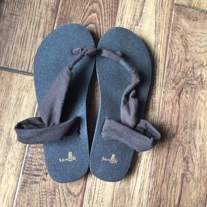 Sanuk sandals