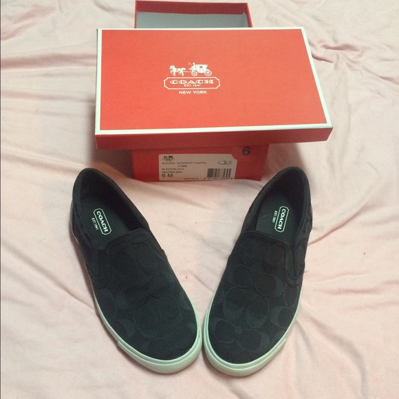 Coach shoes size 6 with original box