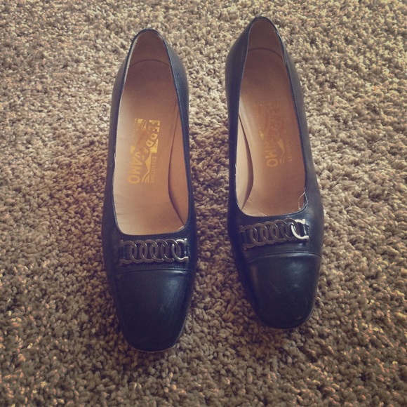 Ferragamo shoes black