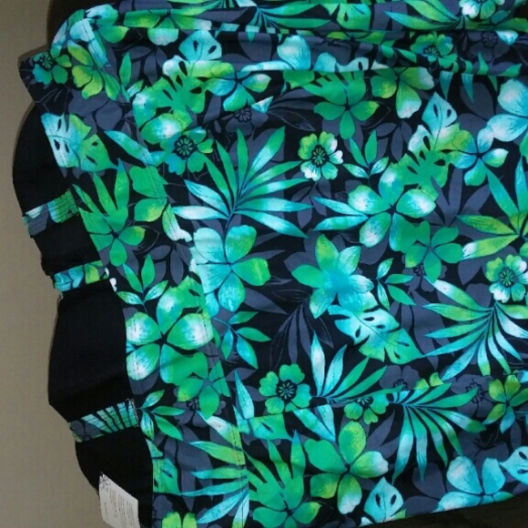 Plus size bathing suit - Picture 2 of 2