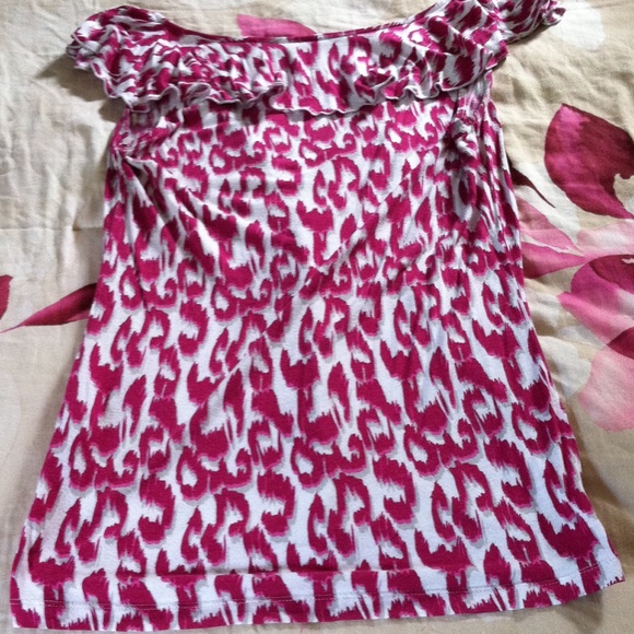 Hot Pink & Ruffles! Feminine! - Picture 4 of 4