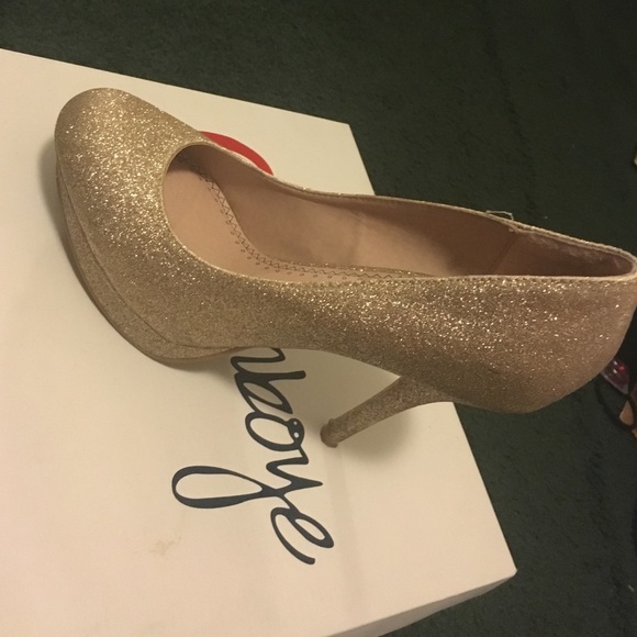 Pumps - Picture 3 of 3