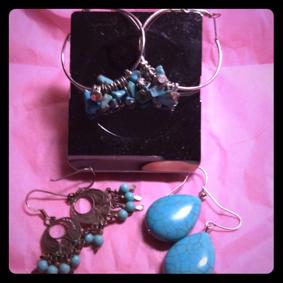 Adorable turquoise earrings! Three piece set!