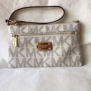 Michael Kors Large Vanilla Wristlet