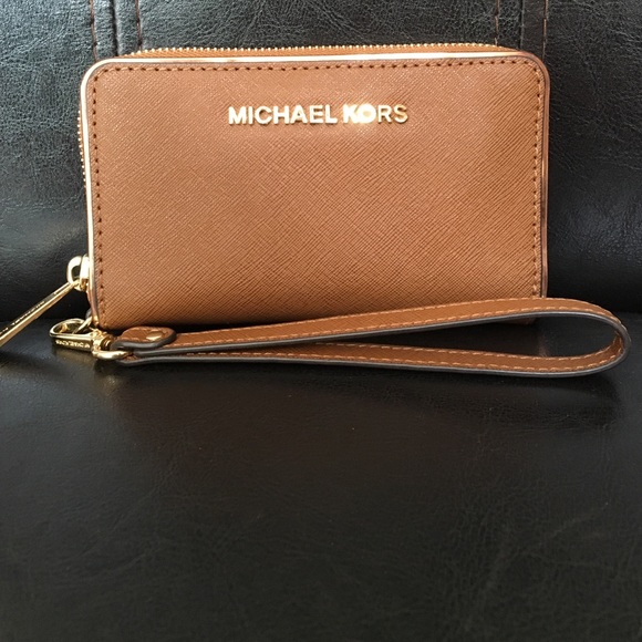 Michael Kors wristlet