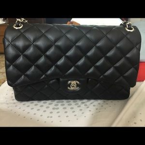 The similar Chanel classic flap bag The similar Chanel classic flap bag