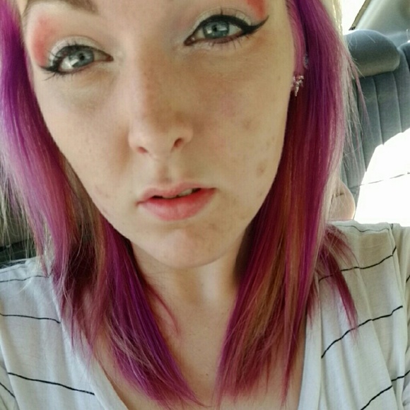 Meet your Posher, Brianna - Picture 2 of 3