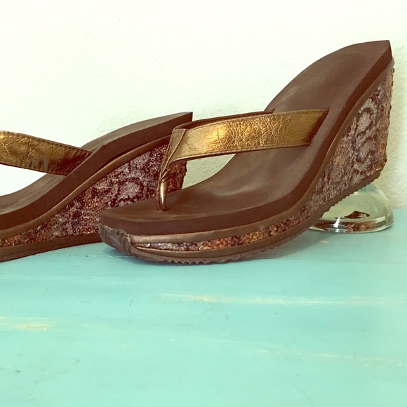 Very Volitile Flip Flops - Picture 1 of 4