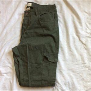 MILITARY GREEN PANTS WITH ZIPPERS