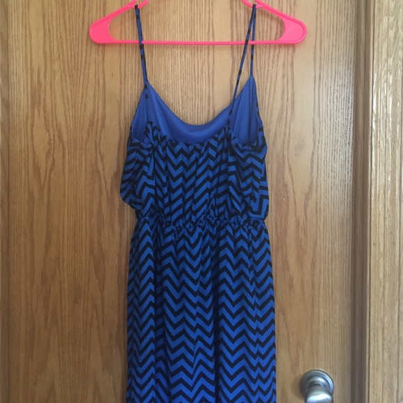 Black and Blue Chevron Dress- Size M - Picture 3 of 3