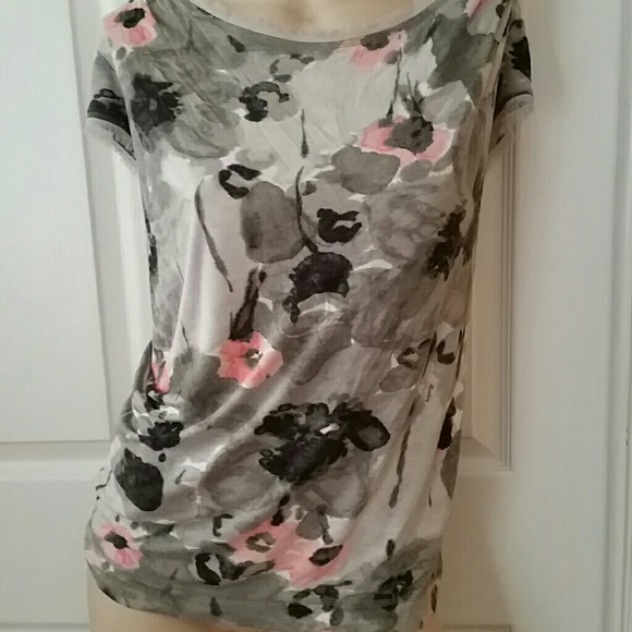 Gray floral print top - Picture 1 of 3