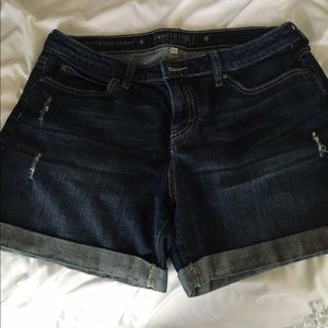 Size 10 Boyfriend JLo jean shorts