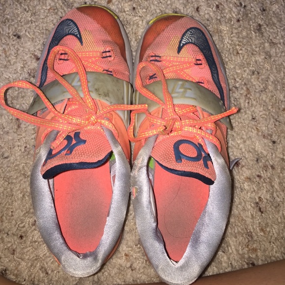 Boys KD shoes! Price can be dropped!