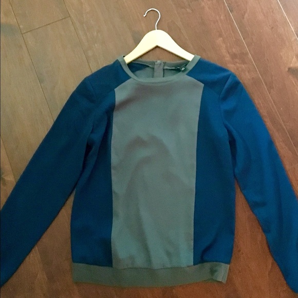 Gray and blue long sleeve blouse