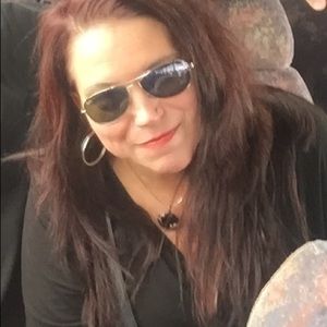 Meet your Posher, Nealan