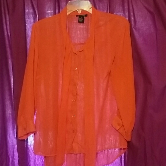 blouse - Picture 2 of 4