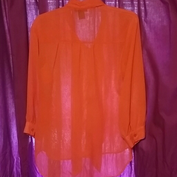 blouse - Picture 3 of 4