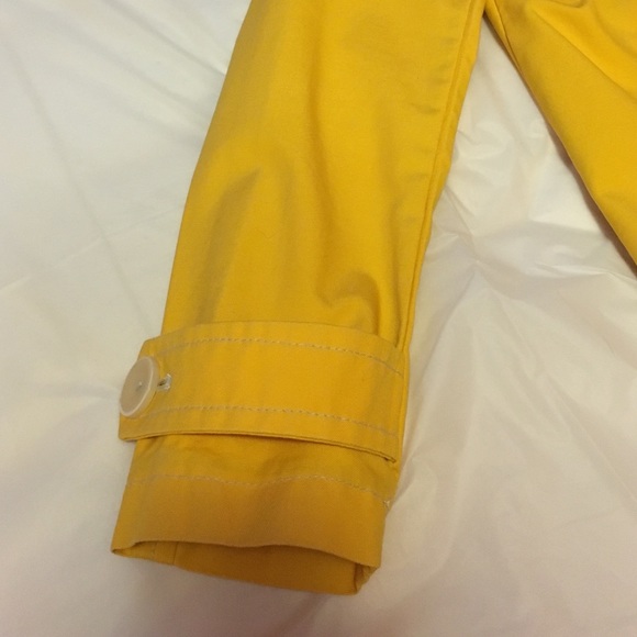 GAP Rain Jacket - Picture 3 of 4