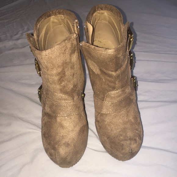 Tan Wedges - Picture 2 of 3