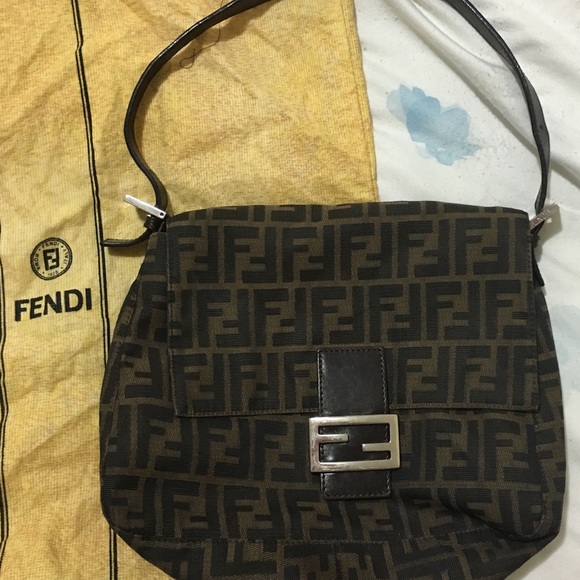 100% Authentic Fendi shoulder bag with dust bag.