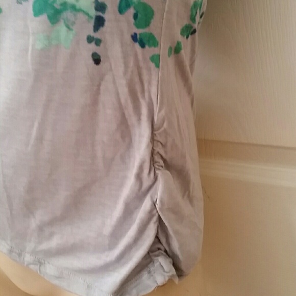 Gray print top - Picture 2 of 3