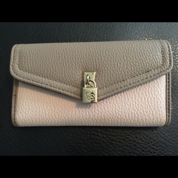 Brand New (without tags) Jessica Simpson wallet.